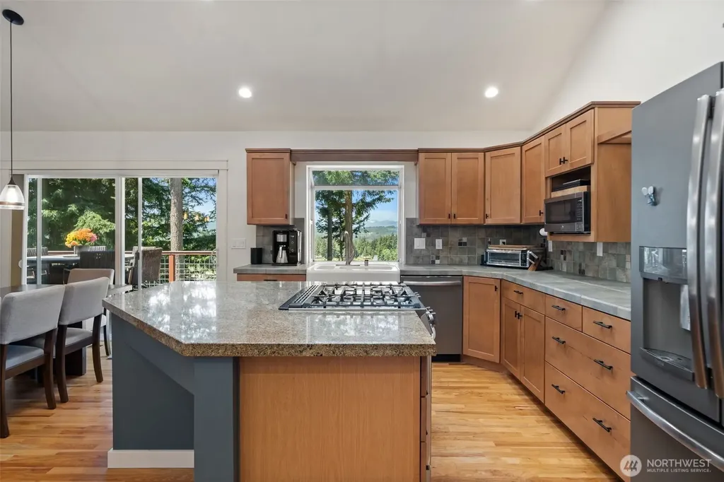 3670 Sulphur Springs Lane Bremerton WA 98310