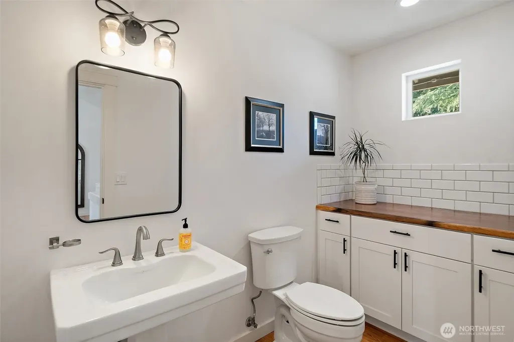 3670 Sulphur Springs Lane Bremerton WA 98310