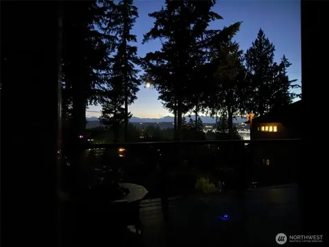3670 Sulphur Springs Lane Bremerton WA 98310