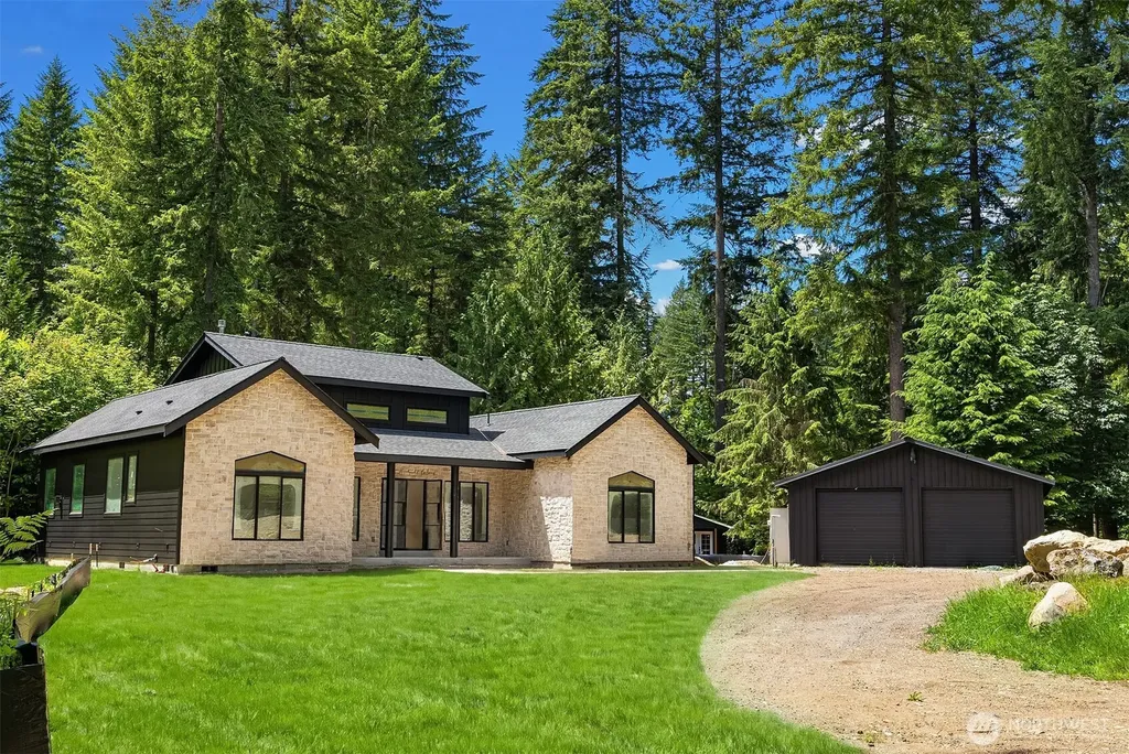 11905 325th Avenue NE Duvall WA 98019
