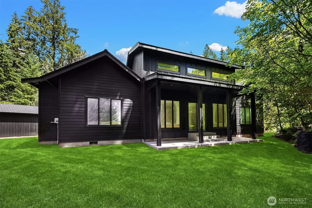 11905 325th Avenue NE Duvall WA 98019