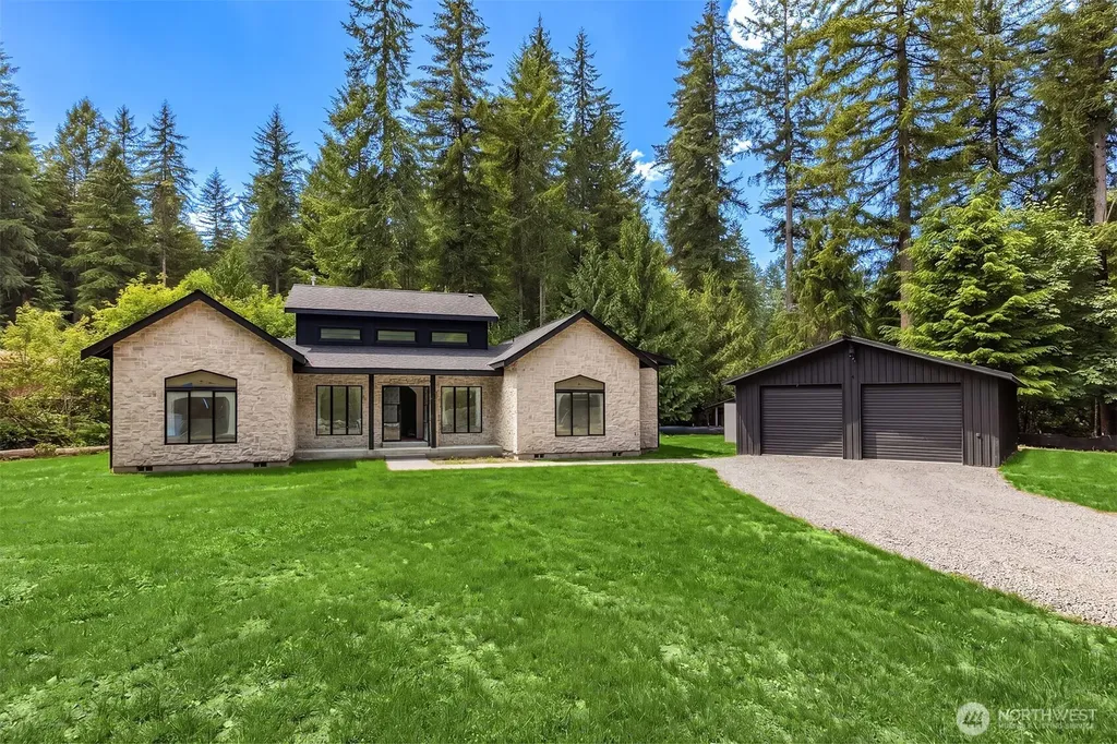 11905 325th Avenue NE Duvall WA 98019