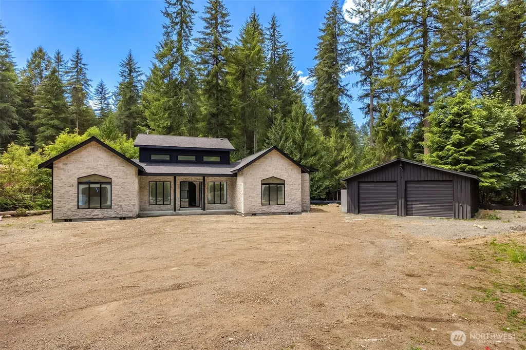 11905 325th Avenue NE Duvall WA 98019