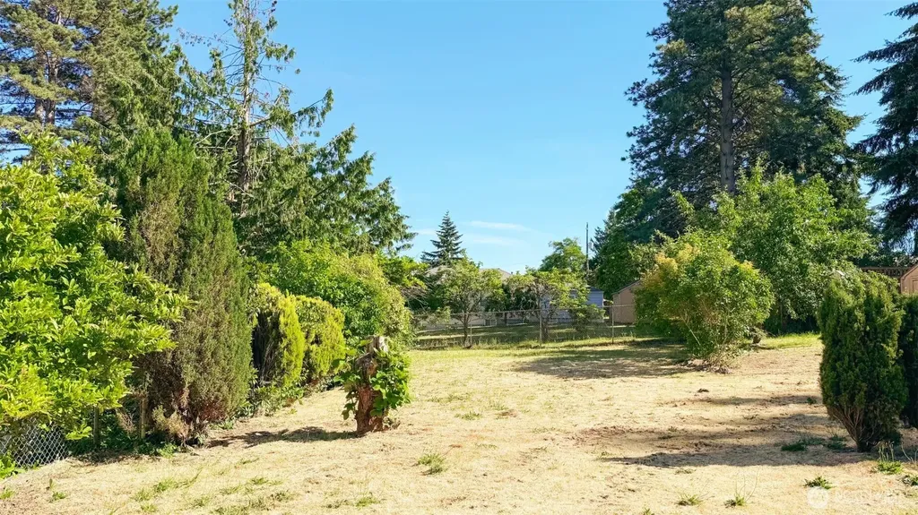 131 S 106th Seattle WA 98168