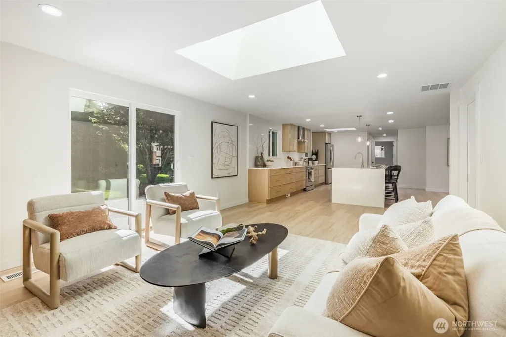 612 130th Avenue NE Bellevue WA 98005