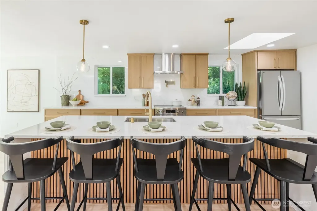 612 130th Avenue NE Bellevue WA 98005