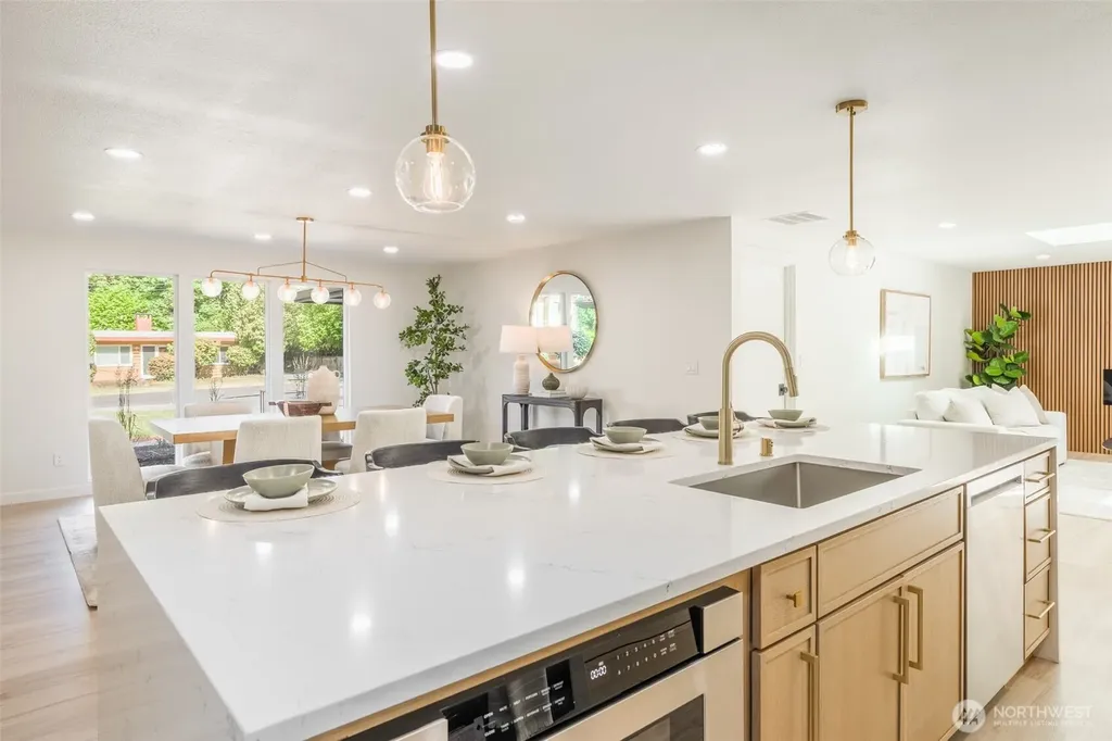 612 130th Avenue NE Bellevue WA 98005
