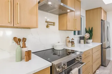 612 130th Avenue NE Bellevue WA 98005