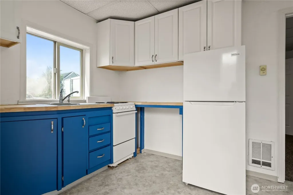 349 H Street Blaine WA 98230