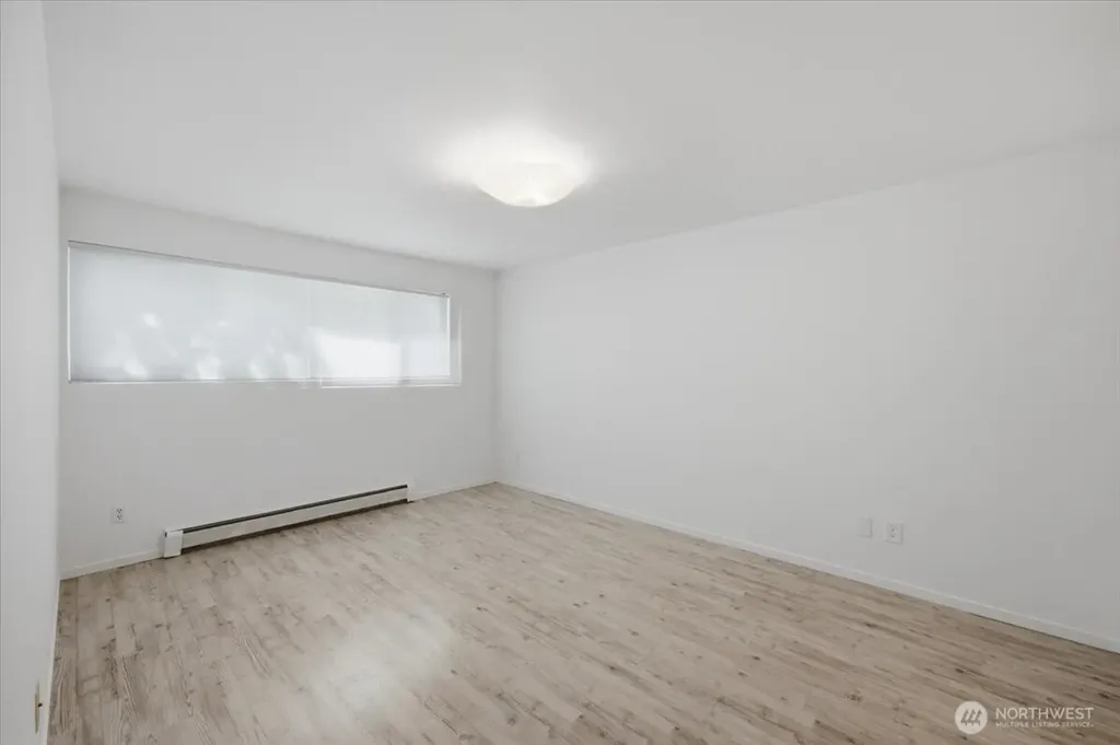 914 6th Avenue N Seattle WA 98109