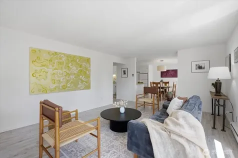 914 6th Avenue N Seattle WA 98109