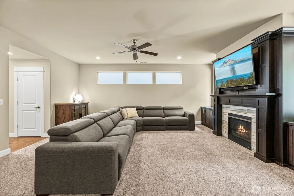 5711 145th Street Ct E Puyallup WA 98375