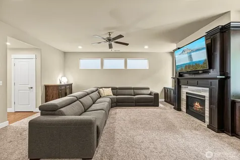5711 145th Street Ct E Puyallup WA 98375