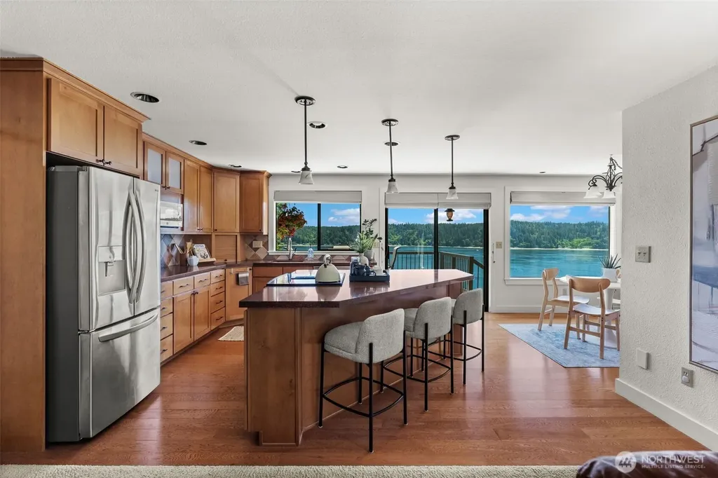 12715 Hallstrom Drive NW Gig Harbor WA 98332