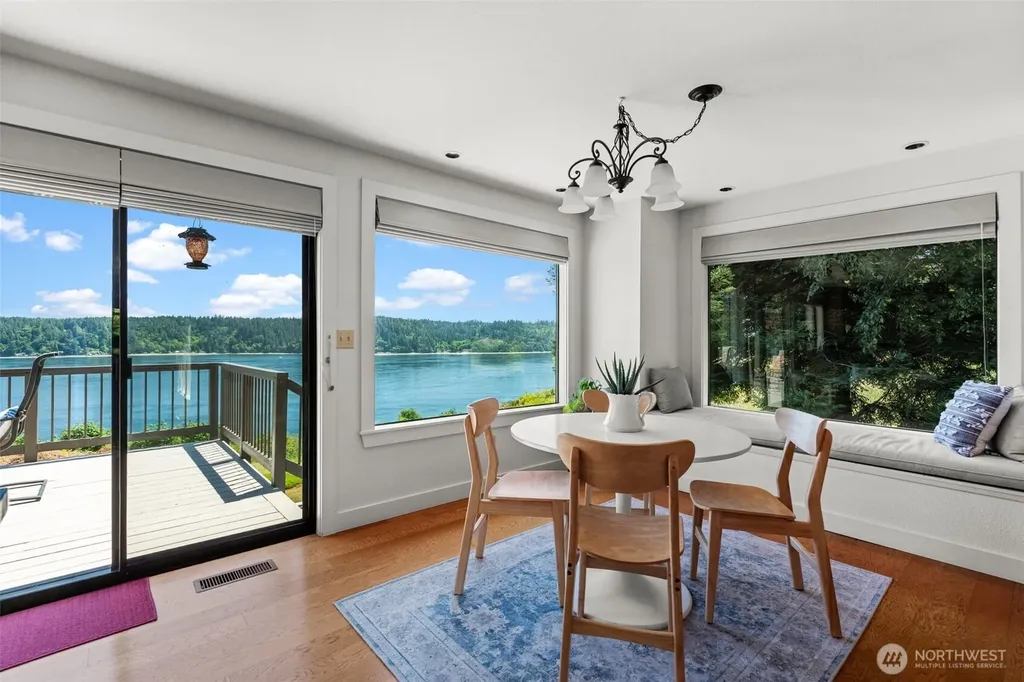12715 Hallstrom Drive NW Gig Harbor WA 98332