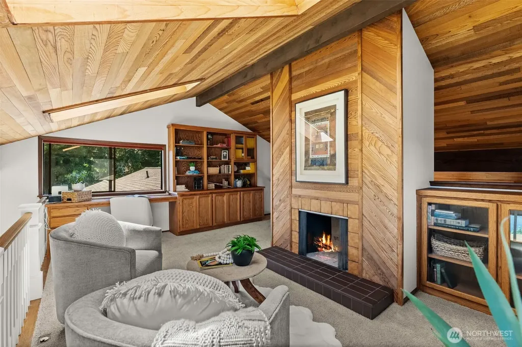 12715 Hallstrom Drive NW Gig Harbor WA 98332