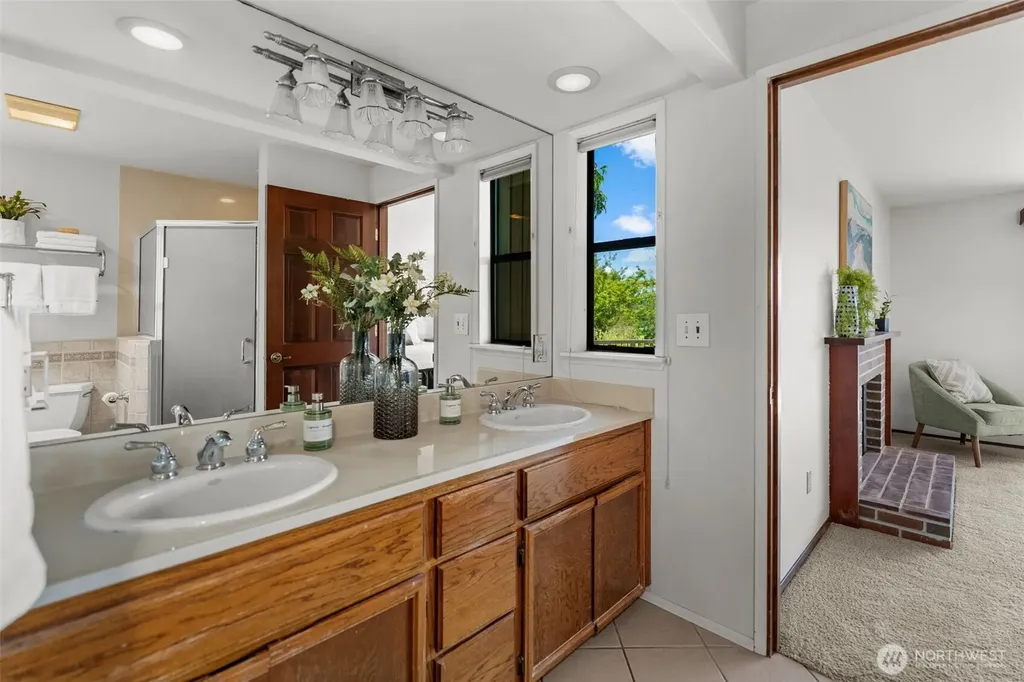 12715 Hallstrom Drive NW Gig Harbor WA 98332
