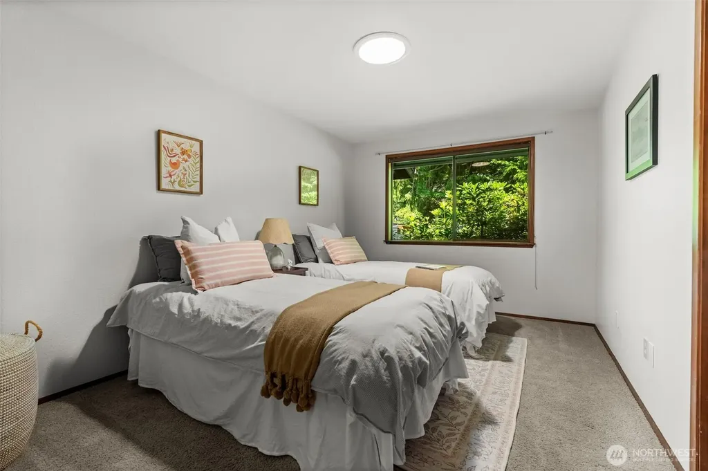 12715 Hallstrom Drive NW Gig Harbor WA 98332