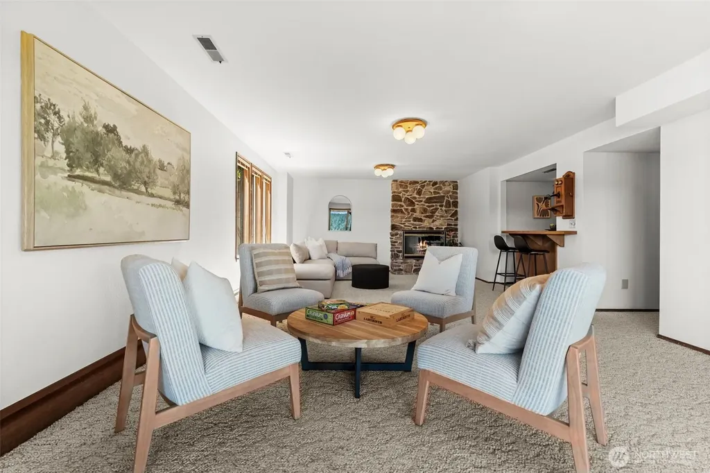 12715 Hallstrom Drive NW Gig Harbor WA 98332