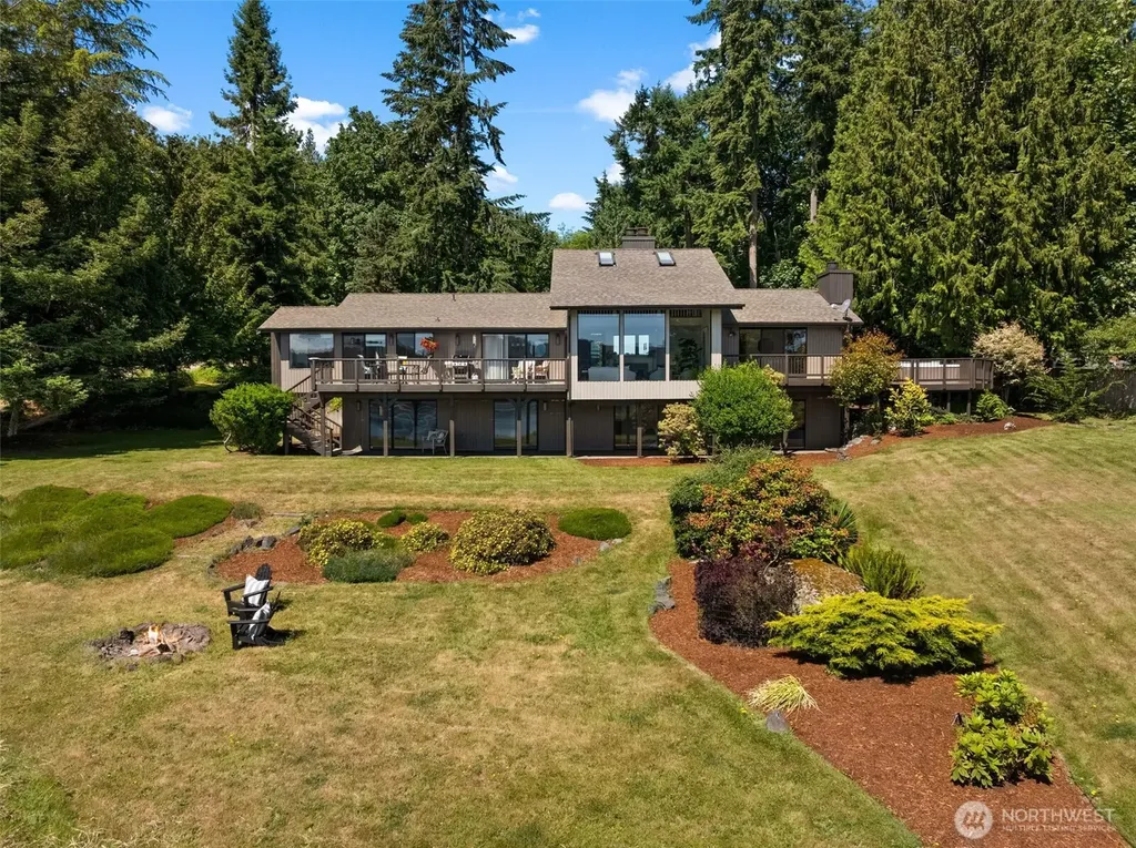 12715 Hallstrom Drive NW Gig Harbor WA 98332