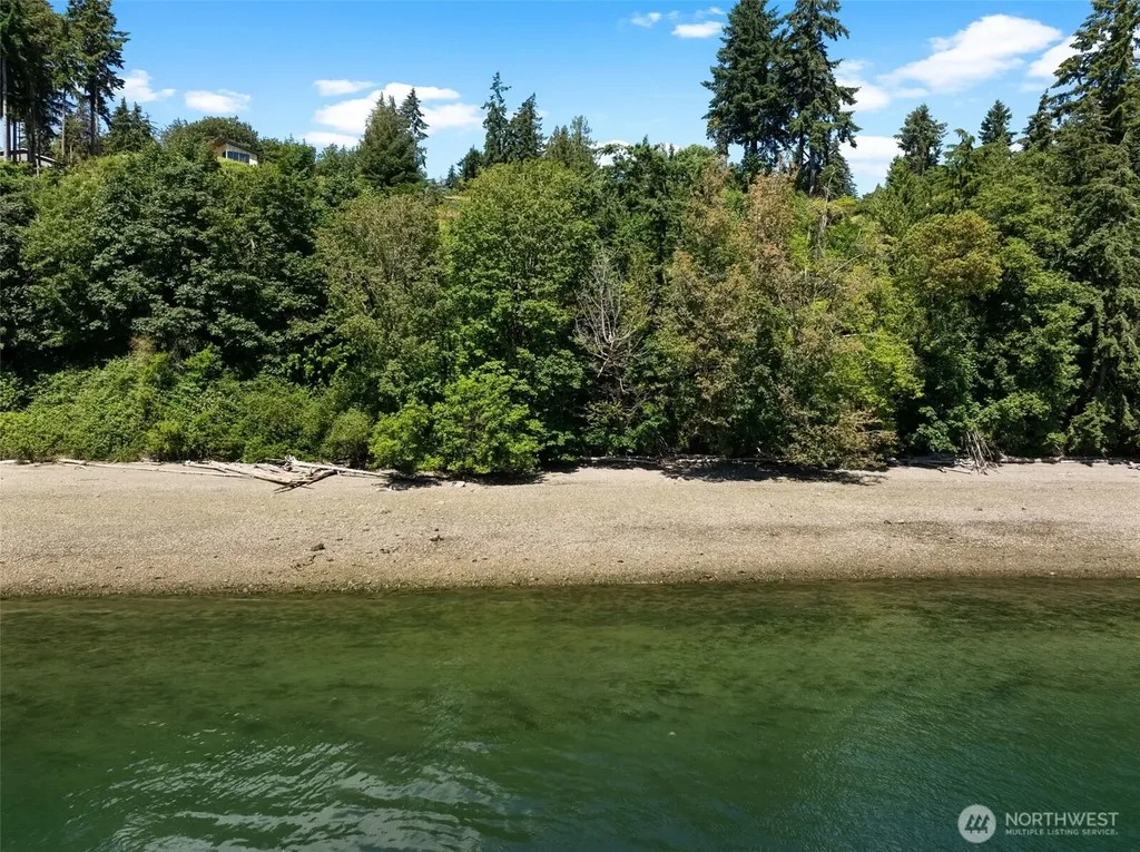 12715 Hallstrom Drive NW Gig Harbor WA 98332