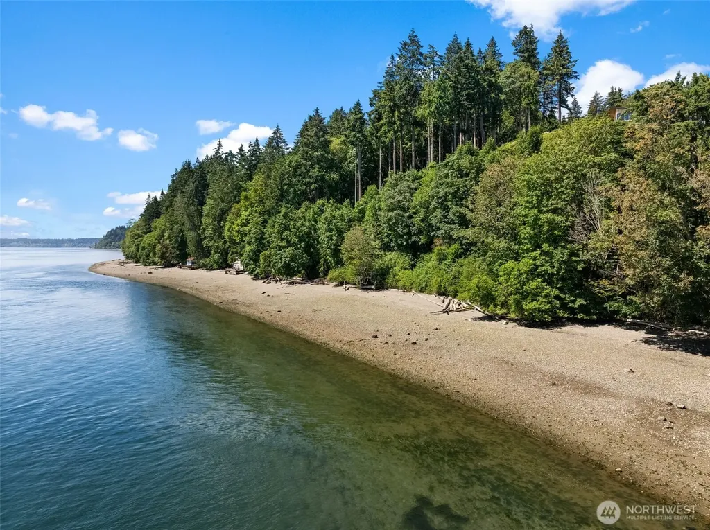 12715 Hallstrom Drive NW Gig Harbor WA 98332