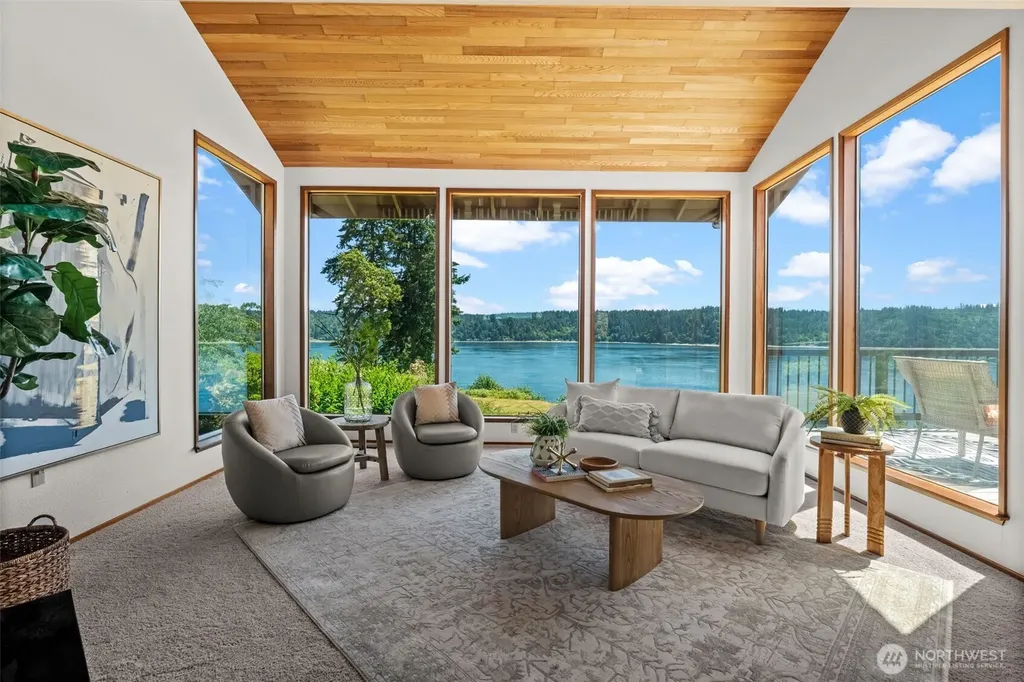 12715 Hallstrom Drive NW Gig Harbor WA 98332