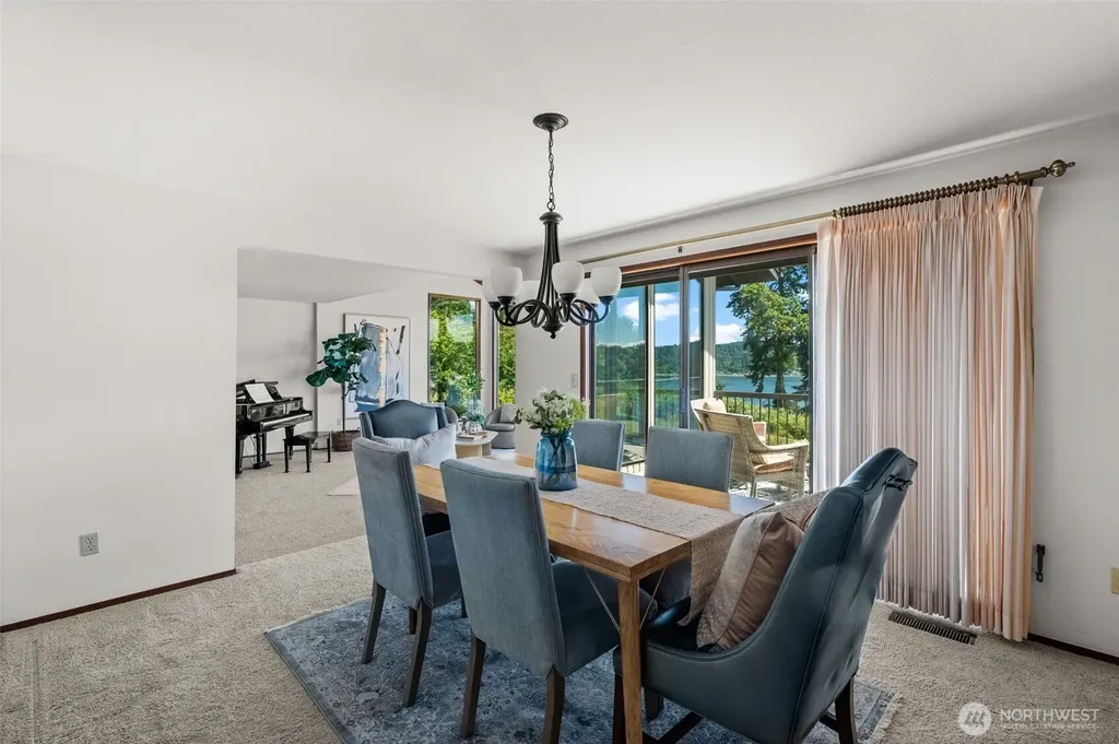 12715 Hallstrom Drive NW Gig Harbor WA 98332