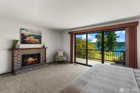 12715 Hallstrom Drive NW Gig Harbor WA 98332