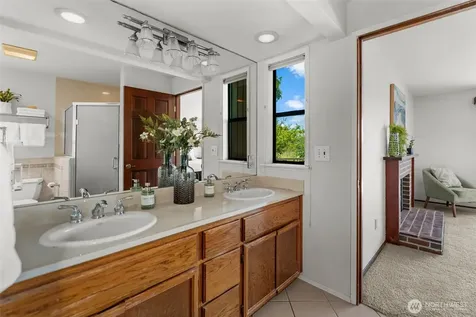 12715 Hallstrom Drive NW Gig Harbor WA 98332