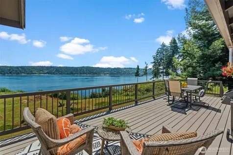12715 Hallstrom Drive NW Gig Harbor WA 98332
