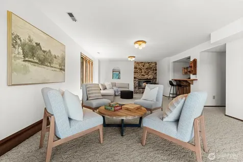 12715 Hallstrom Drive NW Gig Harbor WA 98332