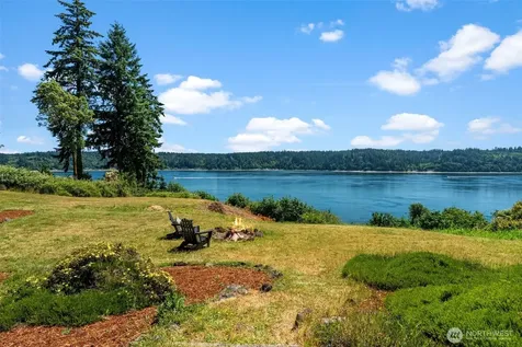 12715 Hallstrom Drive NW Gig Harbor WA 98332