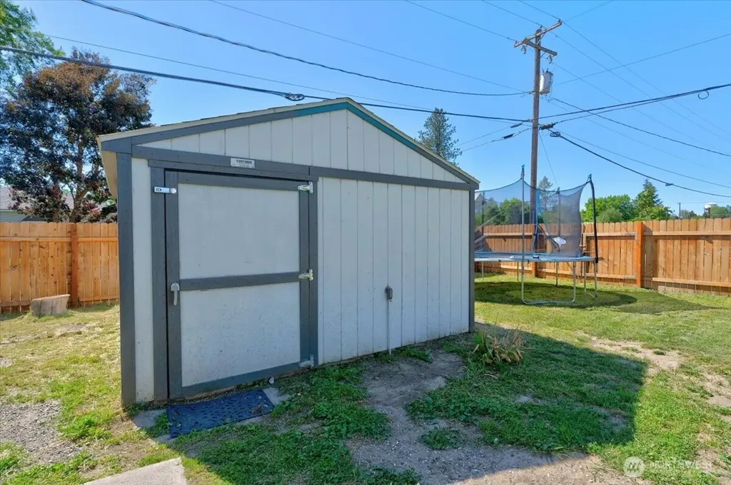206 Maxwell Street Davenport WA 99122