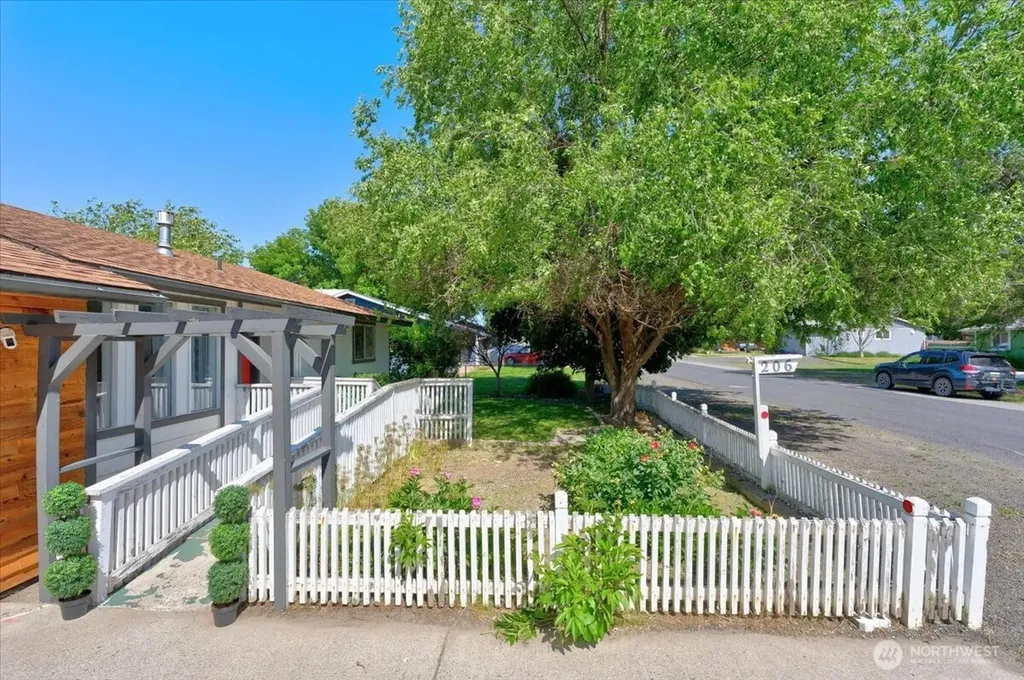 206 Maxwell Street Davenport WA 99122