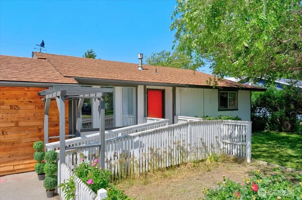 206 Maxwell Street Davenport WA 99122
