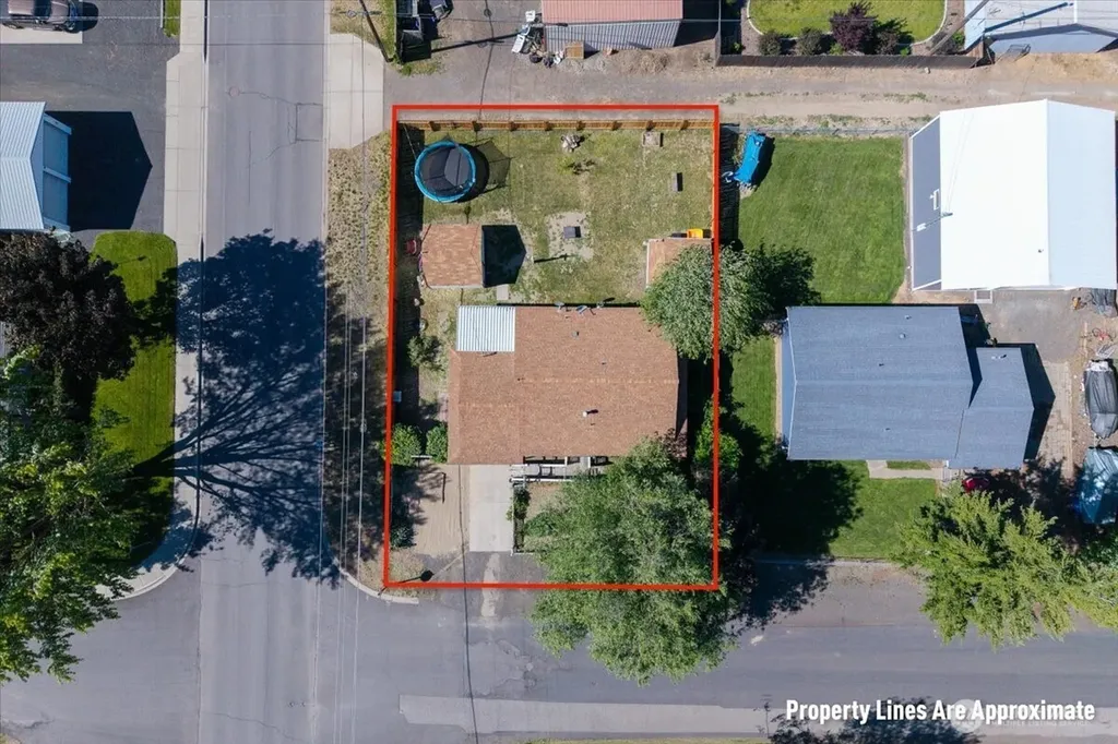 206 Maxwell Street Davenport WA 99122