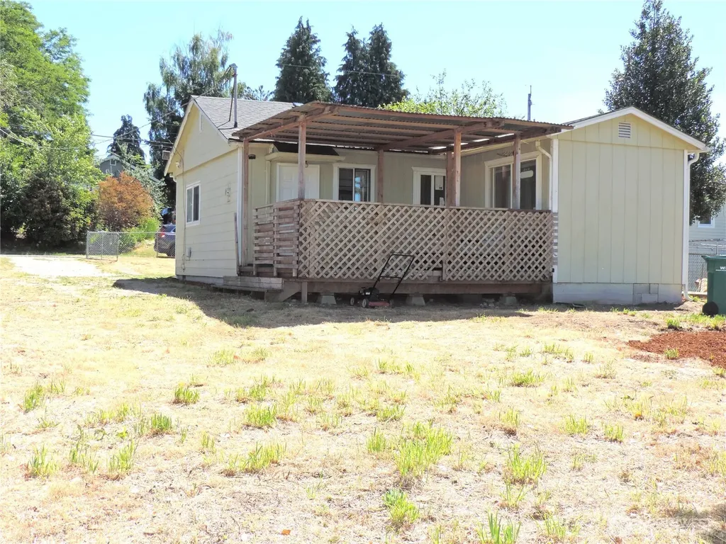 10233 10th Avenue SW Seattle WA 98146