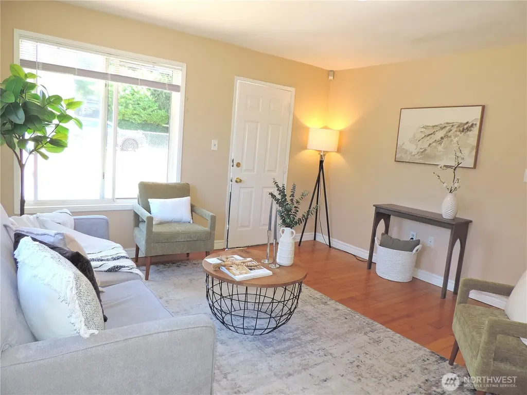 10233 10th Avenue SW Seattle WA 98146