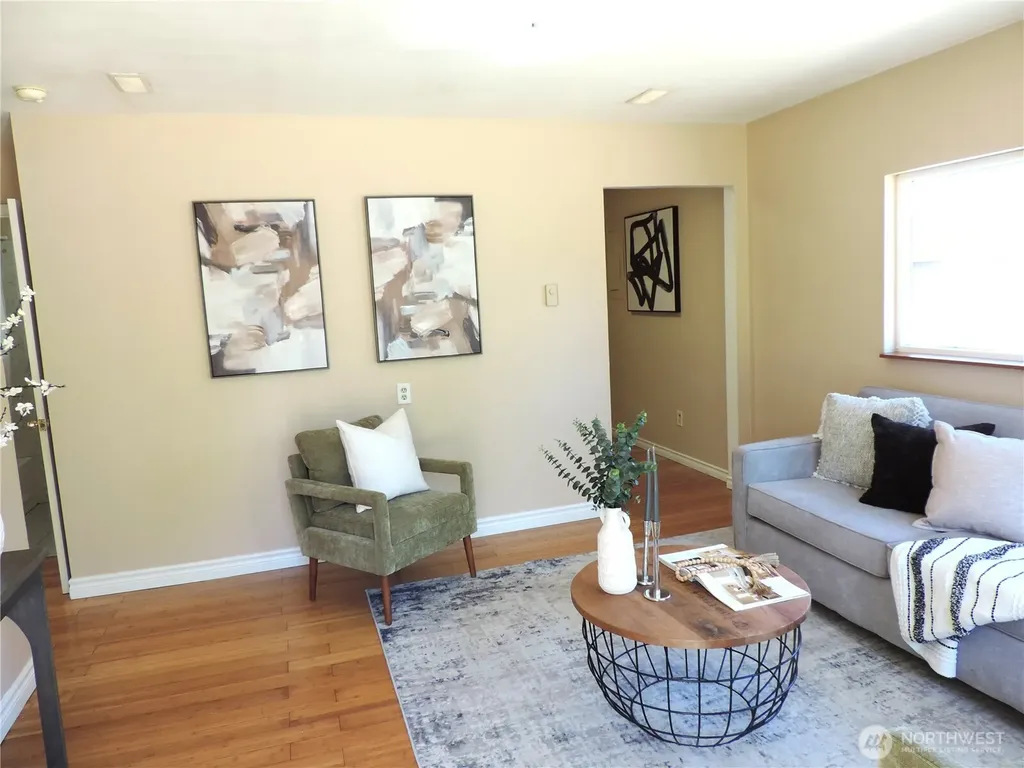 10233 10th Avenue SW Seattle WA 98146