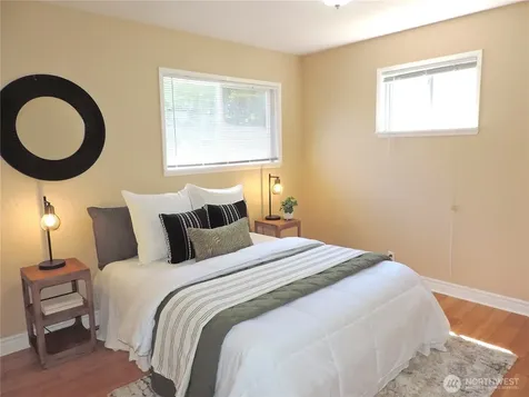 10233 10th Avenue SW Seattle WA 98146