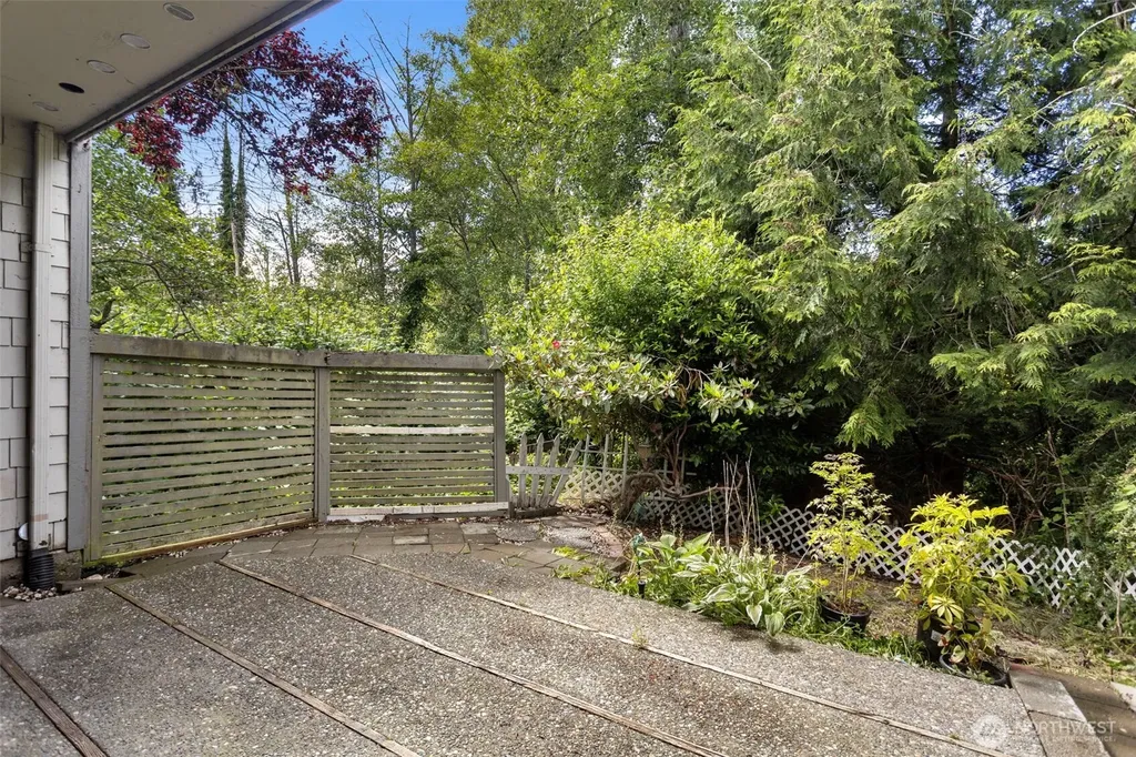22703 Lakeview Drive Mountlake Terrace WA 98043