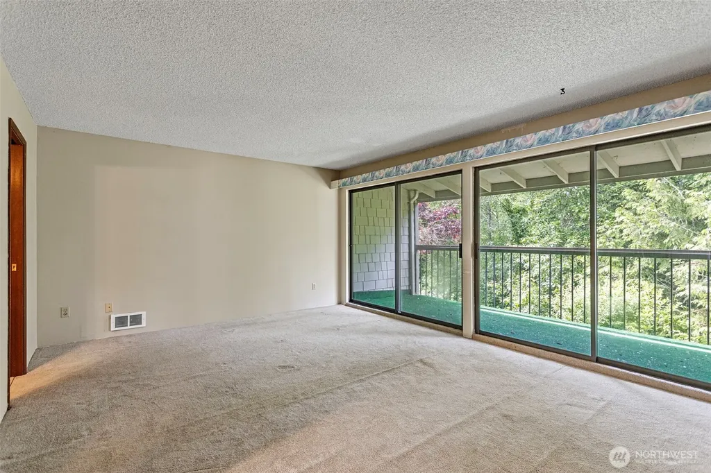 22703 Lakeview Drive Mountlake Terrace WA 98043