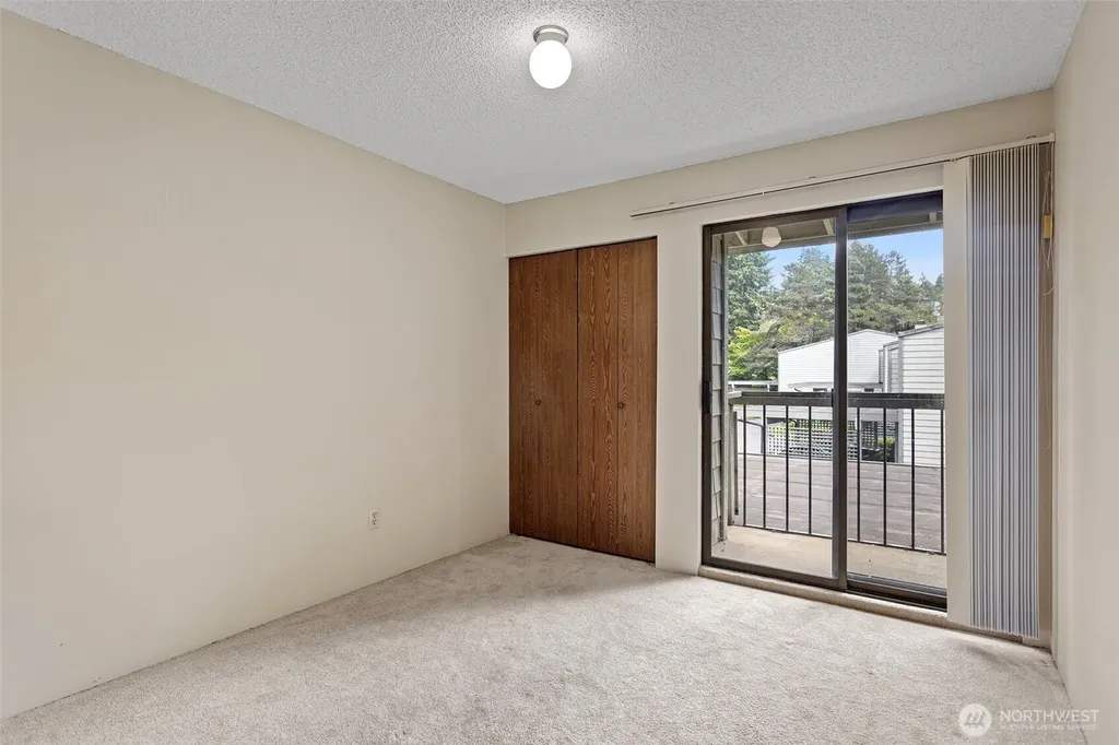 22703 Lakeview Drive Mountlake Terrace WA 98043