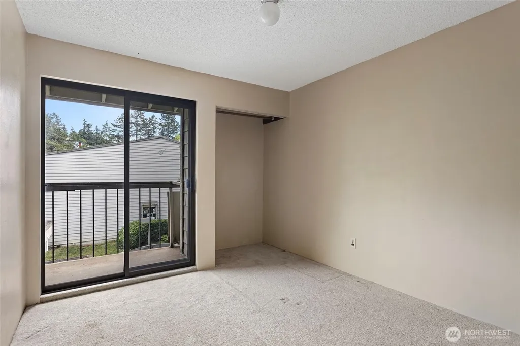22703 Lakeview Drive Mountlake Terrace WA 98043