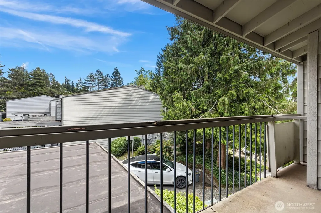 22703 Lakeview Drive Mountlake Terrace WA 98043