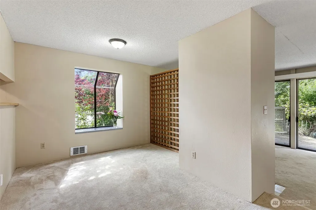 22703 Lakeview Drive Mountlake Terrace WA 98043