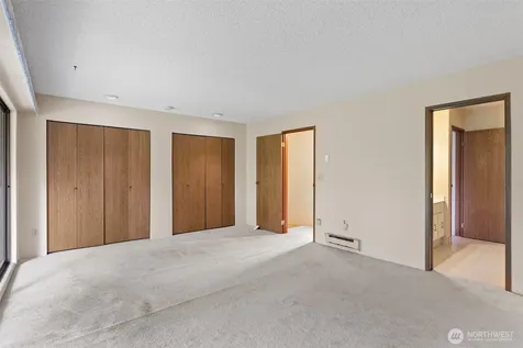 22703 Lakeview Drive Mountlake Terrace WA 98043