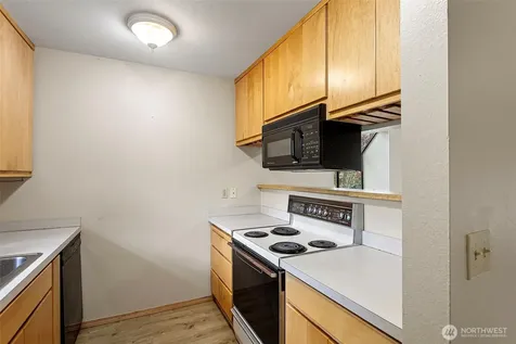 22703 Lakeview Drive Mountlake Terrace WA 98043