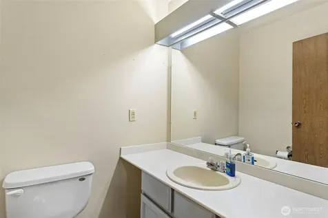 22703 Lakeview Drive Mountlake Terrace WA 98043